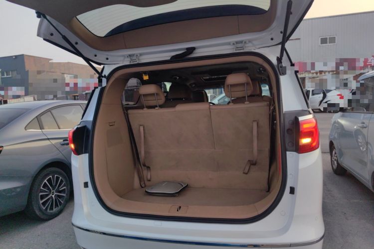 Used Buick GL8 2017 ES 28T Premium Version China V Standard Trunk