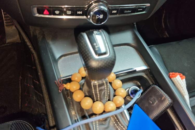 Used Volvo XC60 2019 T5 4x4 Zhiyuan Sport Edition China V Standard Gear Lever