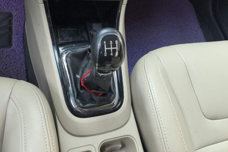 Used Chery E3 2015 1.5L Manual ZhiShang Model