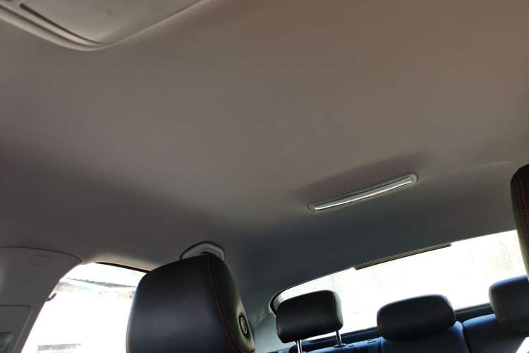 Used Skoda Octavia 2019 1.5L Automatic SmartDrive Comfort Edition China VI Standard Headliner