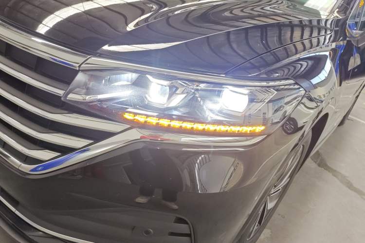 Used Volkswagen Viloran 2020 330TSI Luxury Edition Left Front Headlight