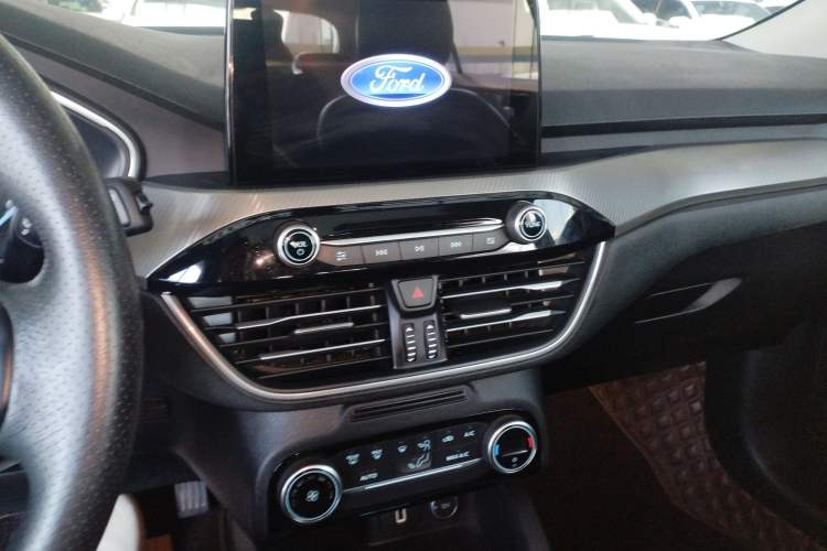 Used Ford Focus 2020 Hatchback EcoBoost 180 Automatic Trend Edition Audio And AC Panel