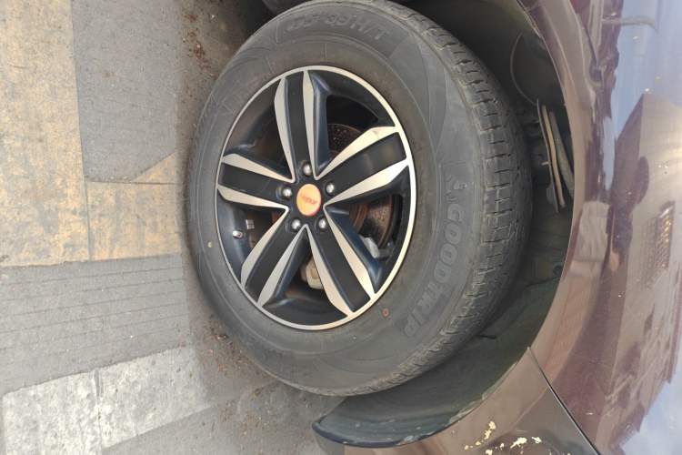 Used Geely Auto GX7 2014 2.0L Automatic Prestige Edition Right Front Wheel Hub