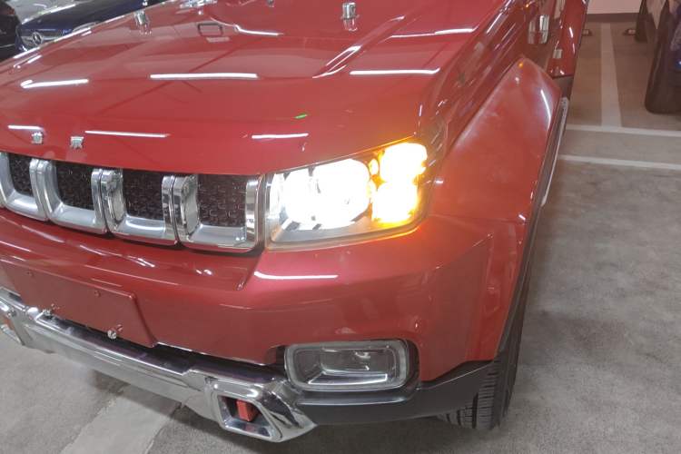 Used BAIC Off-Road BJ40 2018 PLUS 2.3T Automatic Four-Wheel Drive Flagship Version China V Emission Standard Left Front Headlight