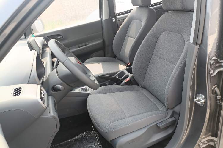 Used Wuling Hongguang New Energy 2024 All-Electric Model 300KM Standard Version Left Front Seat