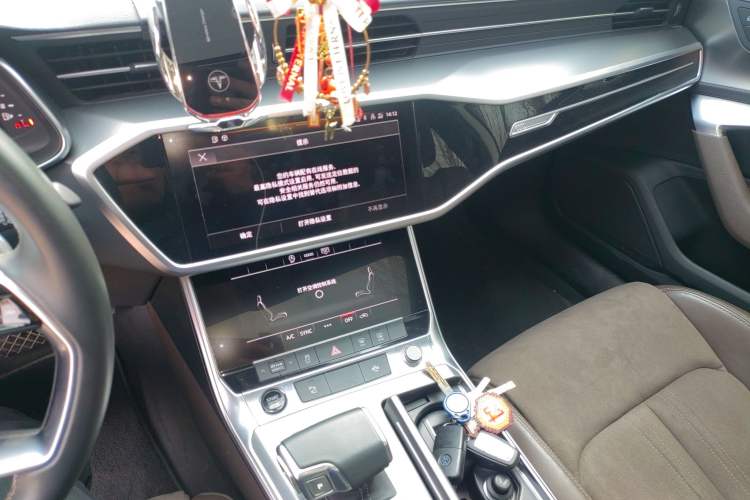 Used Audi A7L 2024 45TFSI S-line Dream-Building Edition Flow Crystal Package
