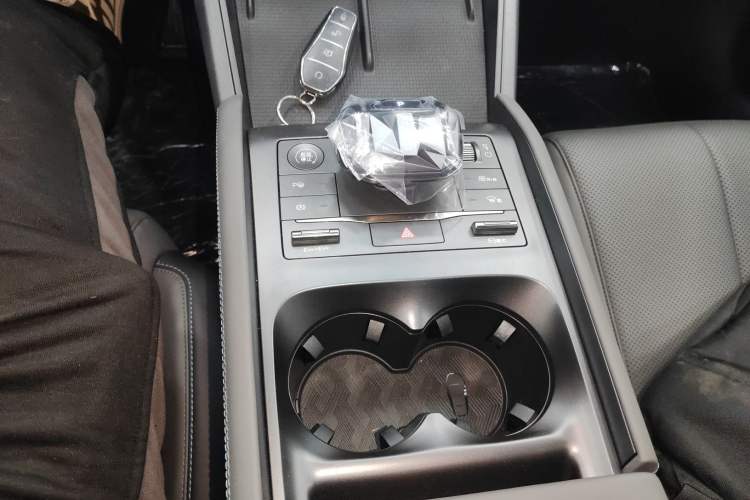 Used BYD Qin L 2025 DM-i Smart Drive 80KM Leading Model