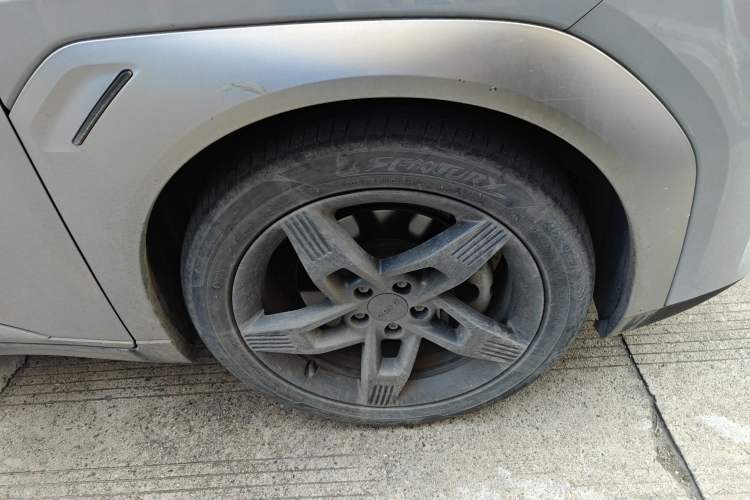 Used AION Y 2022 Plus 70 Smart Edition Right Front Wheel Hub