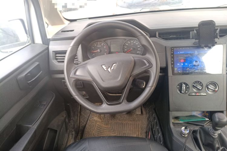 Used Wuling Hongguang PLUS 2020 1.5L Manual Standard Edition 7-Seater
