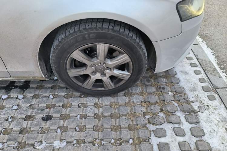 Used Audi A4L 2012 2.0 TFSI automatic Comfort trim level