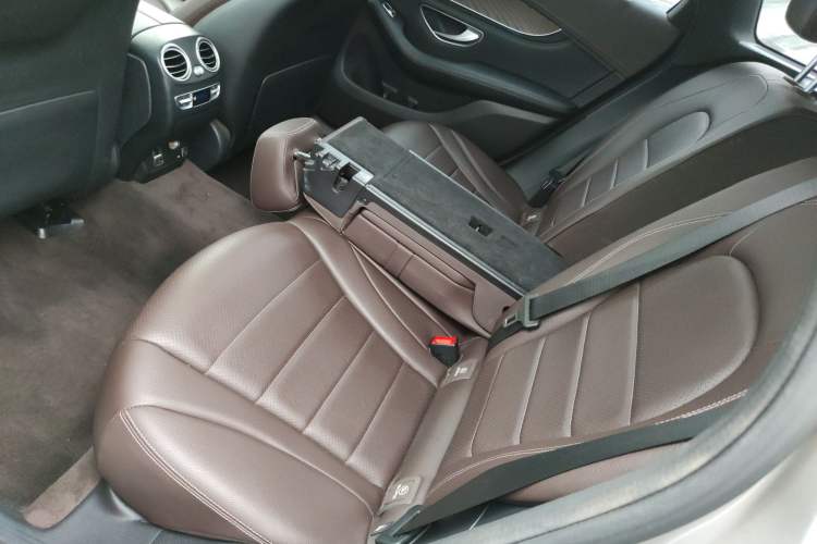 Used Mercedes-Benz GLC 2019 GLC 300 L 4MATIC Dynamic Model Left Rear Seat