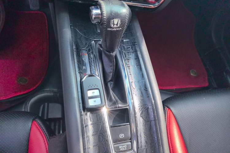 Used Honda Vezel 2015 1.8L CVT 2WD Luxury Model
