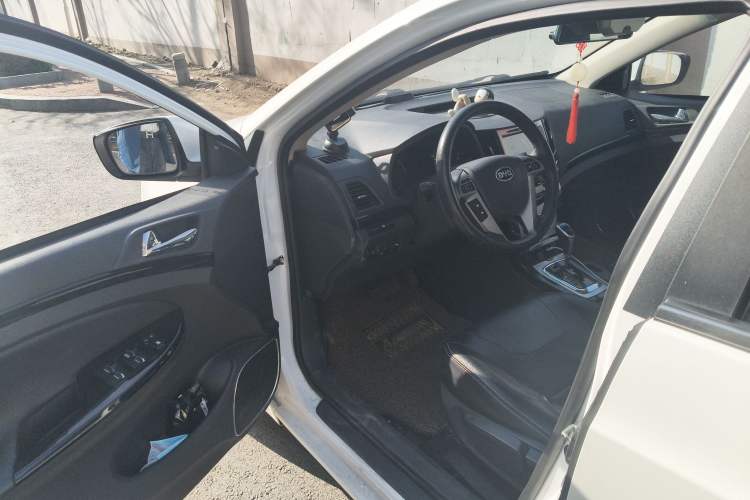 Used BYD Surui 2014 1.5TID Automatic Luxury Model
