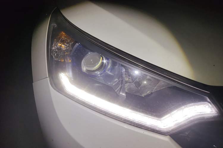 Used Dongfeng Aeolus AX7 2016 2.0L Automatic Zhiyi Trim