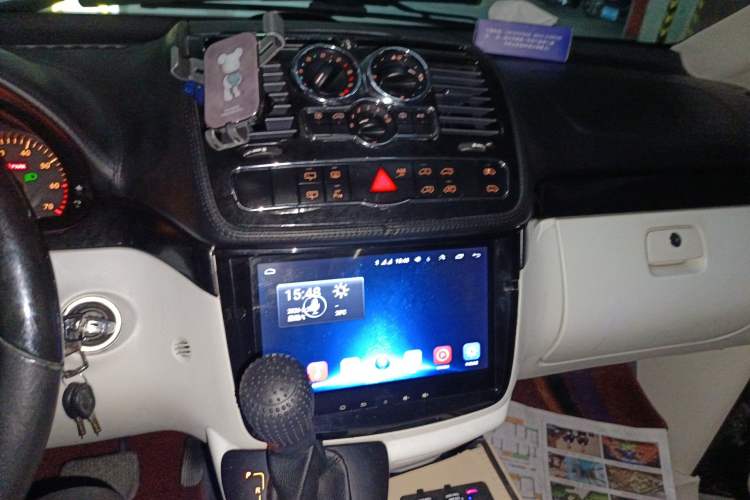 Used Mercedes-Benz Vito 2013 3.0L Elite Edition Audio And AC Panel