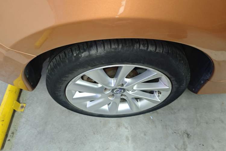 Used Volvo S60 2014 S60L 2.0T Zhiyuan Edition
