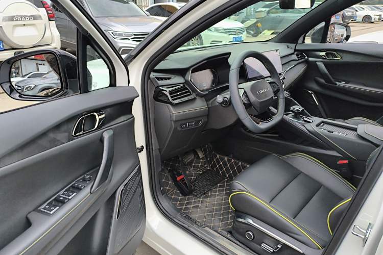 Used Lynk & Co 06 2023 Remix 1.5T Dynamic Halo Driver Seat