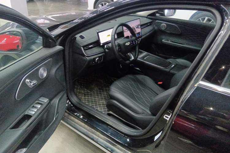 Used Chery Fengyun A8L 2025 1.5 TGDI 145 km Standard Version