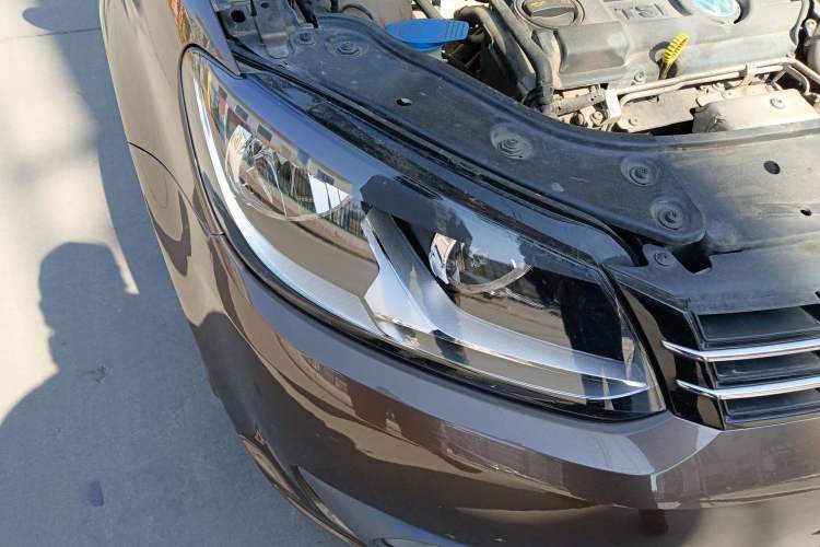 Used Volkswagen Touran 2014 1.4T DSG 30th Anniversary Edition Right Front Headlight