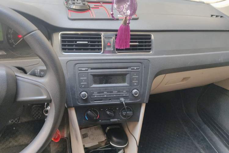 Used Skoda Rapid 2015 1.6L Manual Smart Selection Model
