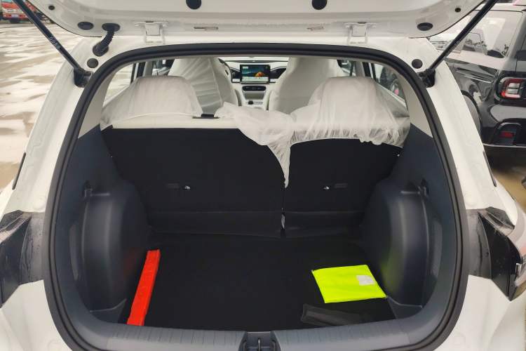 Used Geely Galaxy Geome 2026 Model 310km Youth Edition
