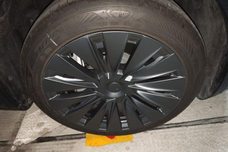 Used Tesla Model Y 2024 Rear-Wheel-Drive Version
