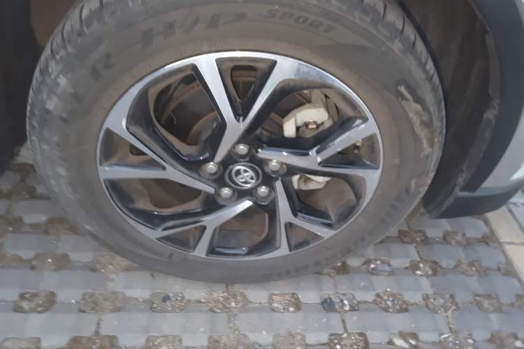 Used Toyota C-HR 2020 2.0L Leading Edition Exterior 4