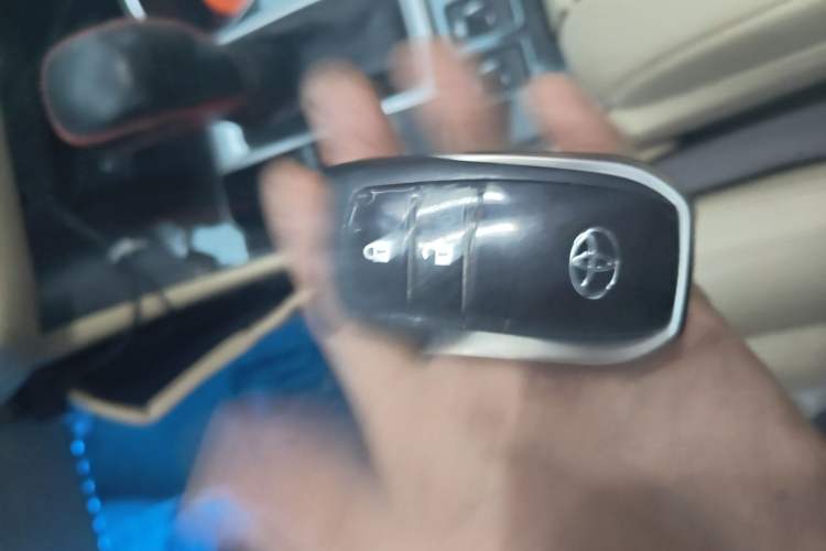 Used Toyota Highlander 2017 2.0T Four-Wheel Drive Luxury Edition 7 Seats