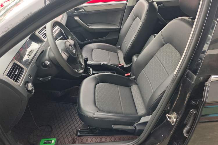 Used Volkswagen Santana 2015 1.6L Manual Comfort Edition Left Front Seat