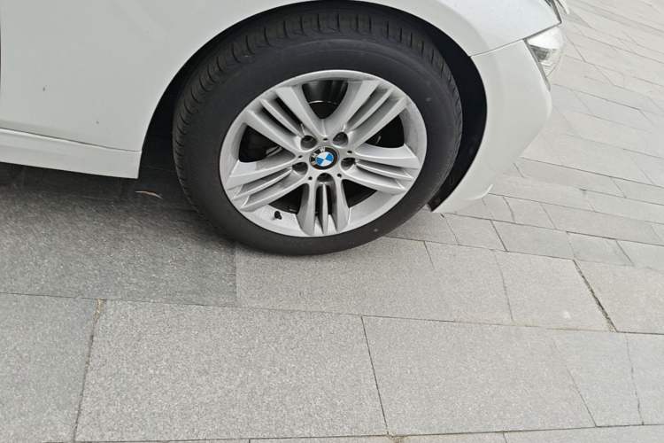 Used BMW 3 Series 2017 320Li Fashion Model
