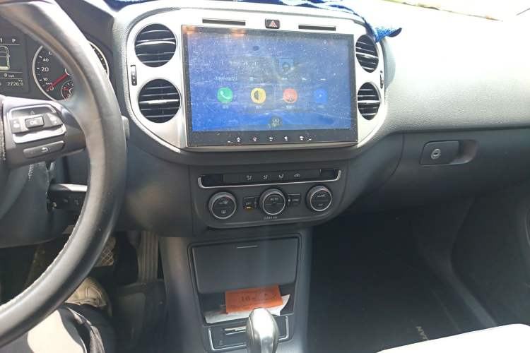 Used Volkswagen Tiguan 2016 300TSI Automatic Two-Wheel Drive Comfort Edition Audio And AC Panel