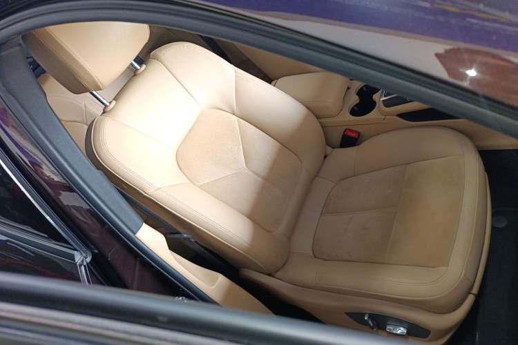 Used Porsche Macan 2017 Macan 2.0T Right Front Seat