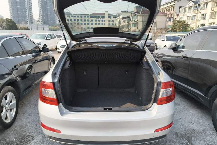 Used Skoda Octavia 2016 1.6L Automatic Smart Drive Edition