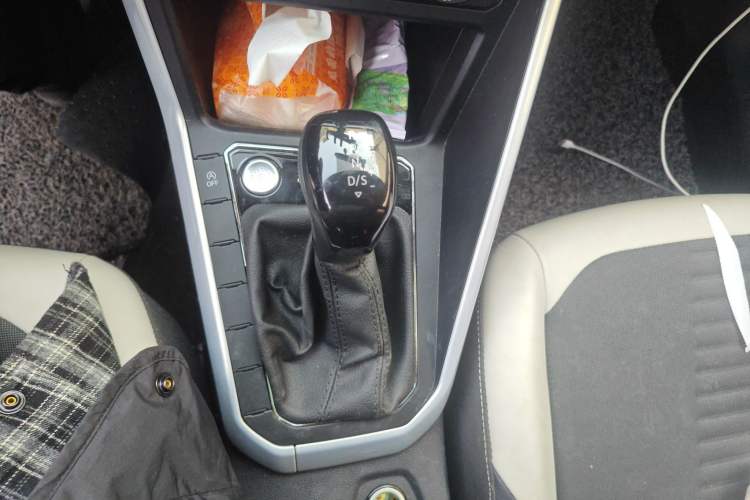 Used Volkswagen Polo 2021 Plus 1.5L Automatic Colorful Tech Edition Gear Lever