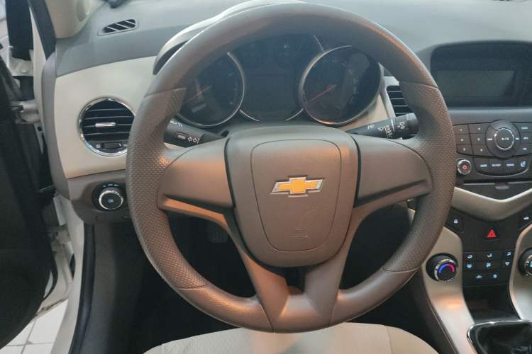 Used Chevrolet Cruze 2015 1.5L Classic SL MT Steering Wheel