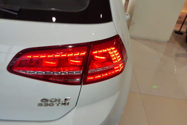 Used Volkswagen Golf 2016 230TSI Automatic Luxury Version Right Rear Taillight