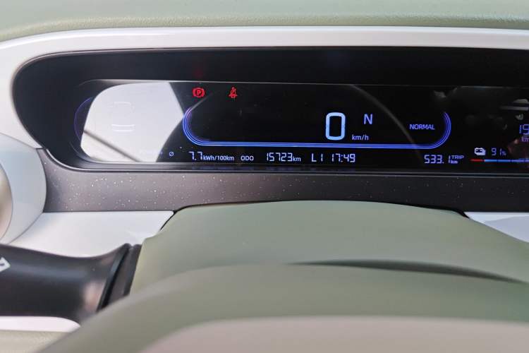 Used Geely Galaxy Panda 2025 210km Panda Rider Odometer Close Up