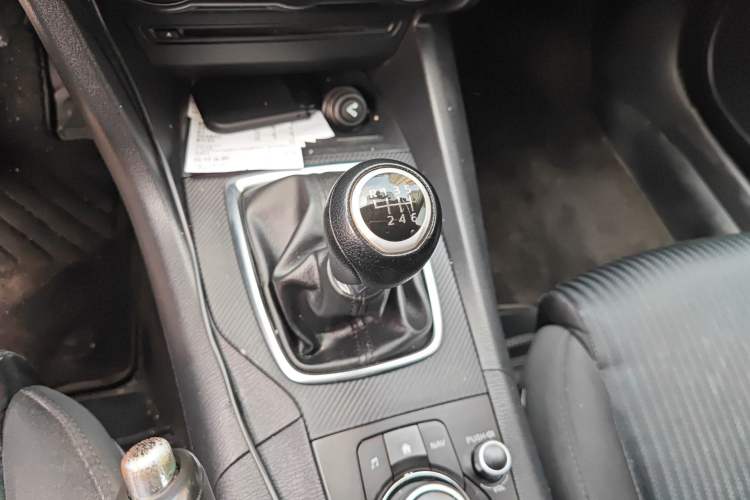 Used Mazda 3 Axela 2014 Sedan 1.5L Manual Comfort Model