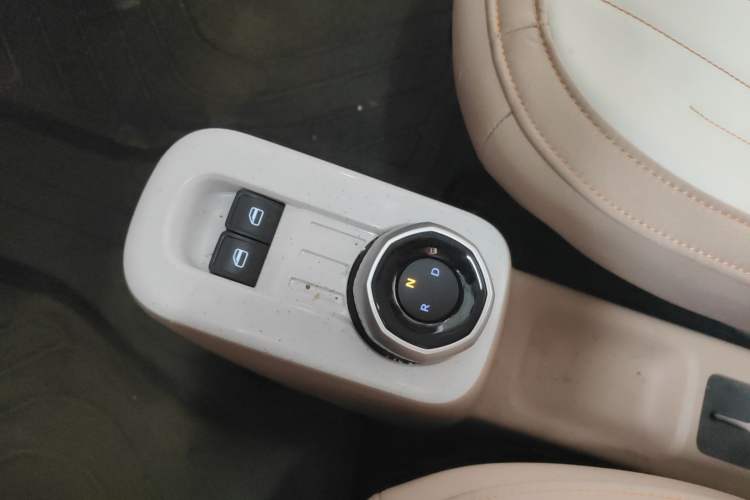 Used Geely Galaxy Panda 2023 Panda Mini 200km Endurance Bear Vehicle Key