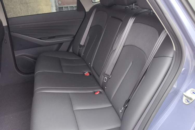 Used Nissan N6 2026 Model 180 Max Left Rear Seat