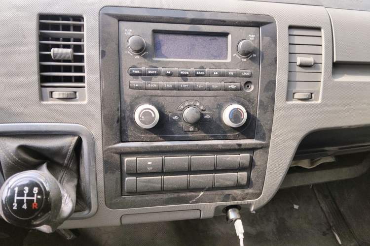 Used Foton Scenic G7 2017 2.0L Short-Wheelbase Commercial Van High-Roof 2-Seater 4Q20M