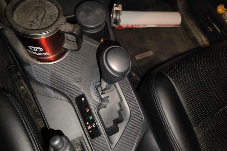 Used Toyota RAV4 2015 2.0L CVT Two-Wheel Drive Fashion Edition Gear Lever