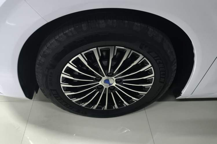 Used Denza D9 2024 DM-i 980 Four-Wheel Drive Prestige Model
