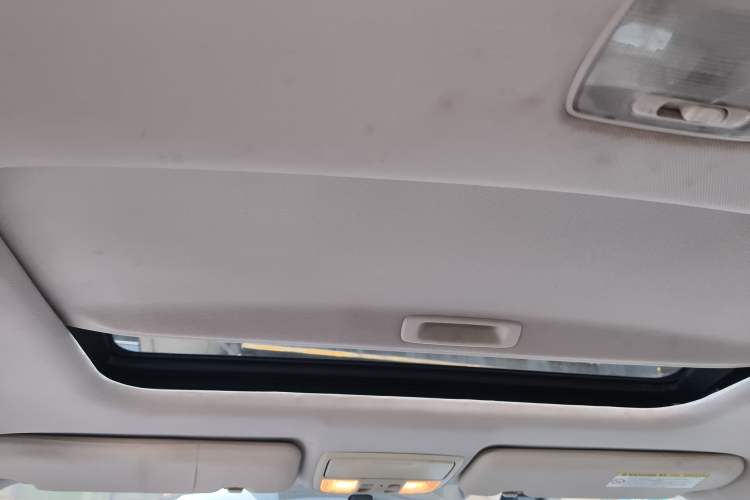 Used Honda CR-V 2013 2.4L two-wheel drive luxury version