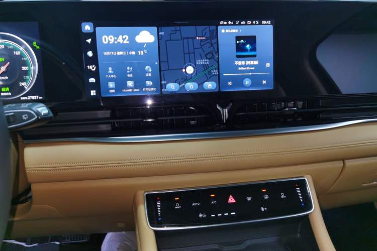 Used VOYAH Dream 2024 PHEV Ultra-Long Range Flagship Edition
