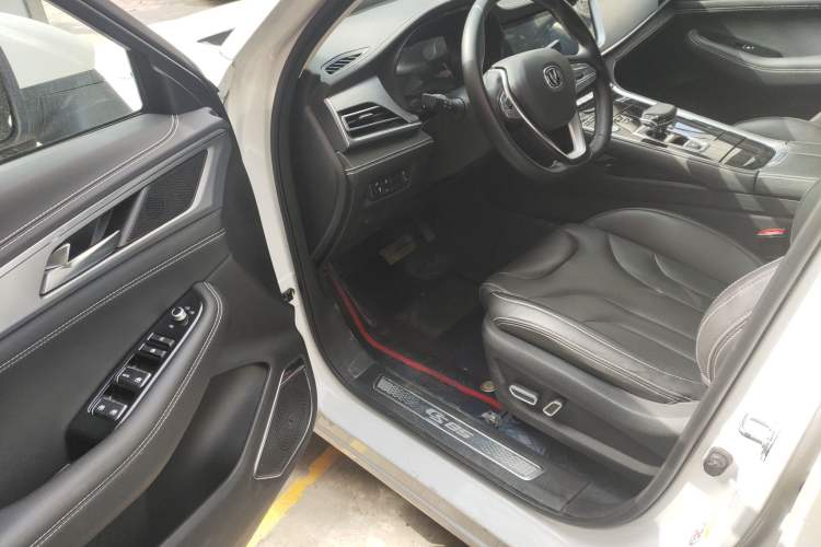 Used CHANGAN CS85 COUPE 2021 2.0T Automatic Luxury Version Interior 3