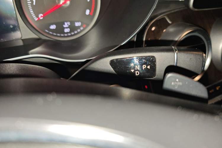 Used Mercedes-Benz GLC 2017 GLC 260 4MATIC Luxury Model Gear Lever