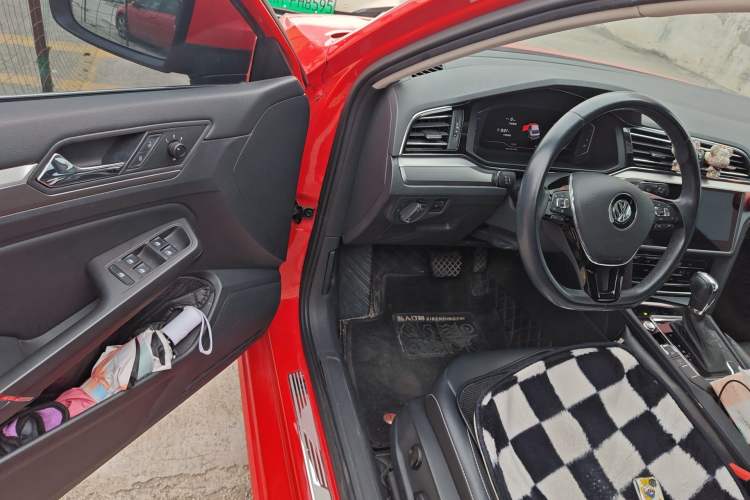 Used Volkswagen Lamando 2021 280TSI DSG Comfort Edition Driver Seat