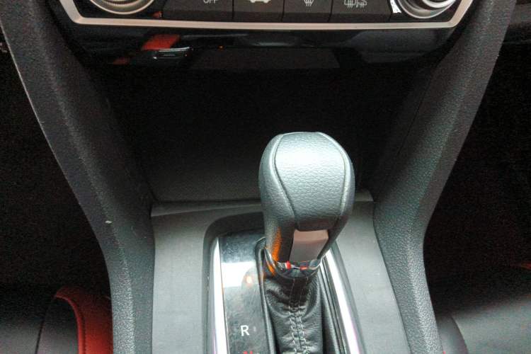 Used Honda Civic 2016 220TURBO CVT Luxury Edition Gear Lever