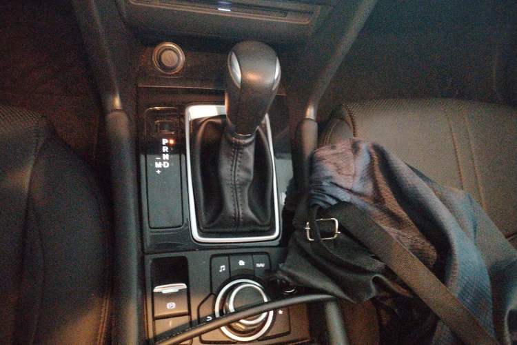 Used Mazda 3 Axela 2017 Hatchback 1.5L Automatic Luxury Model Emission Standard China V